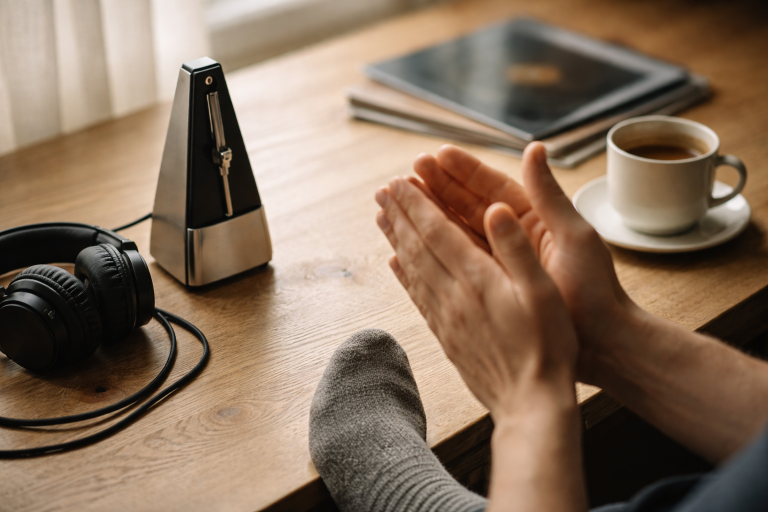 Taktart uden noder: Sådan hører du forskel på 3/4, 4/4 og 6/8 på under et minut